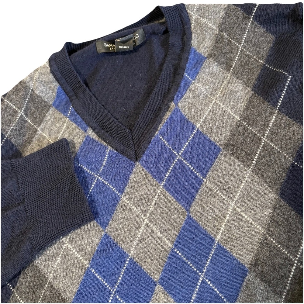Banana Republic Sweater Mens L Navy Blue Argyle V-Neck Extra Fine Merino Wool